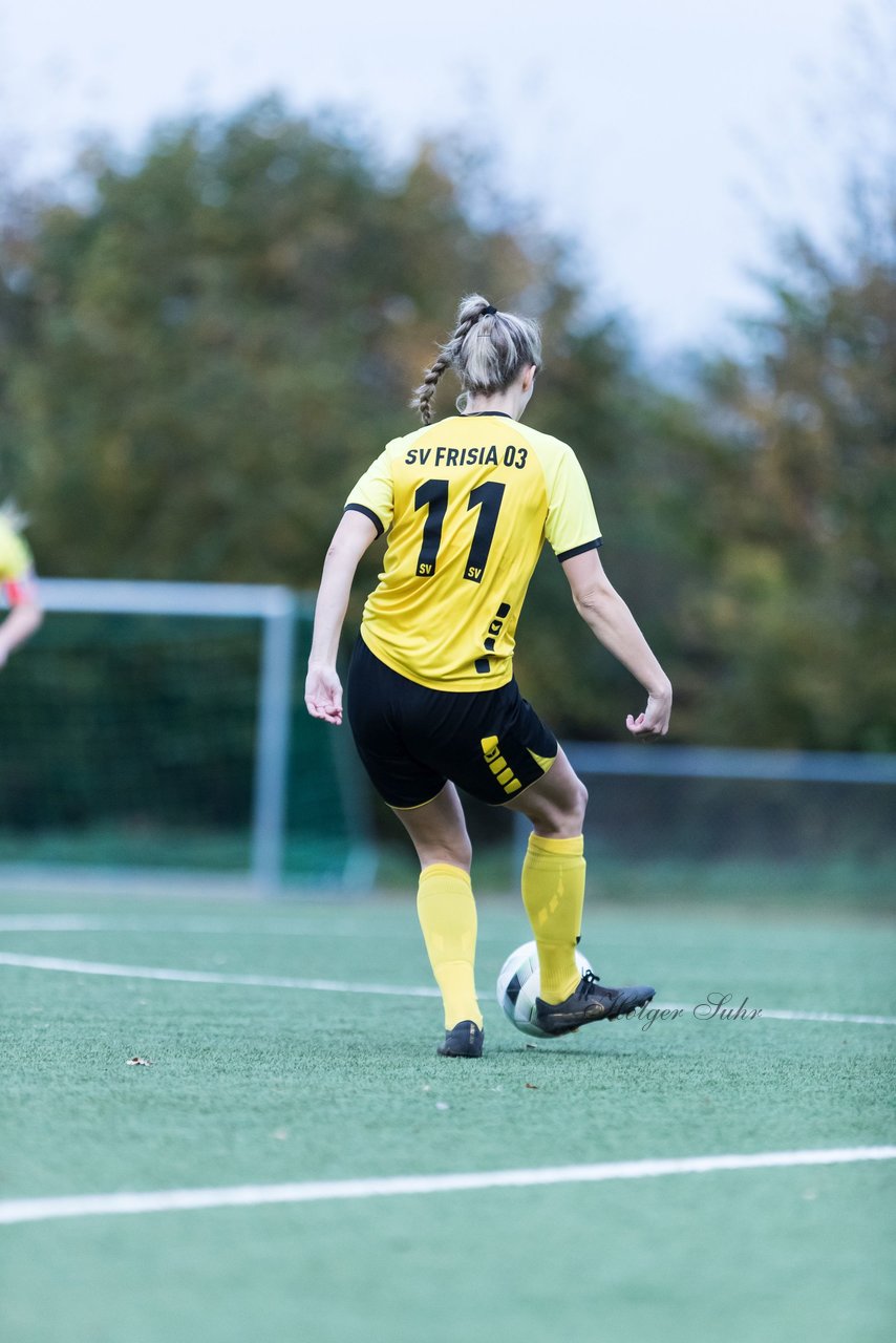 Bild 343 - F SSC Hagen Ahrensburg - SV Frisia 03 Risum-Lindholm : Ergebnis: 2:0